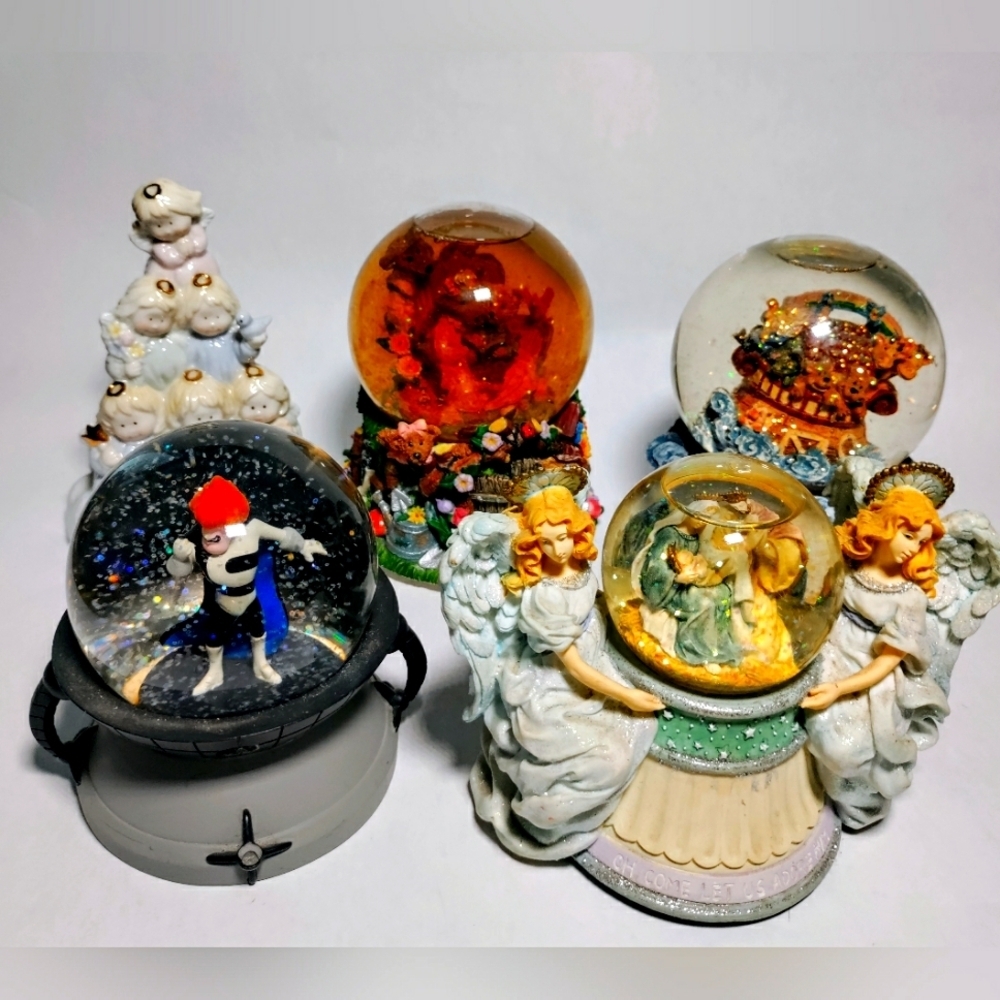 The San Francisco Music Box Noah's Ark, Disney Boule DEau, Stacked Angel…